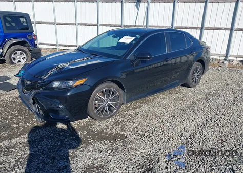 2021 Toyota Camry Se z USA, uszkodzony, nr VIN 4T1G11AK2MU449613